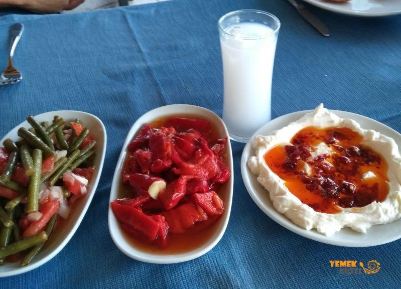 Bucaspor Sevenler Derneği Lokali, İzmir Meyhaneleri