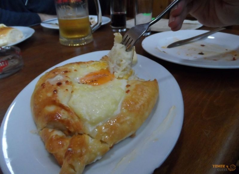 Khachapuri (Haçapuri) - Gürcistan Batum'da Neler Yenir