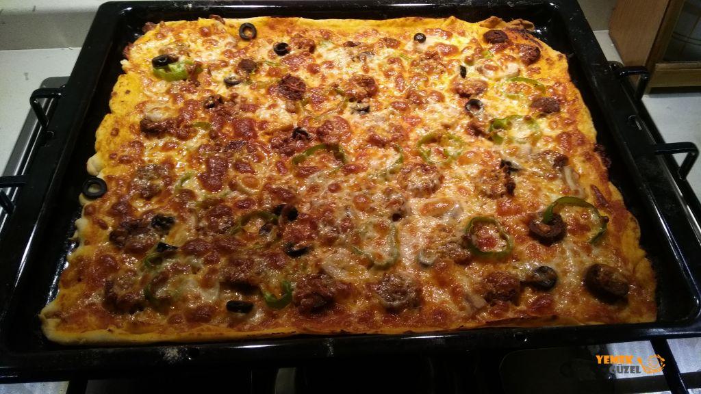 Ev Yapımı Pizza Tarifi YEMEK GÜZEL