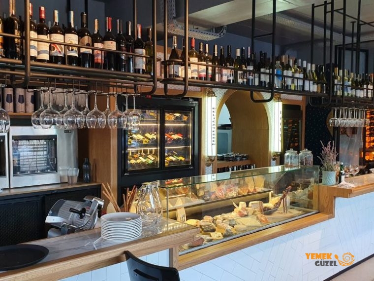 İzmir'de Şarap Nerede İçilir, Kuntra Wine Bar